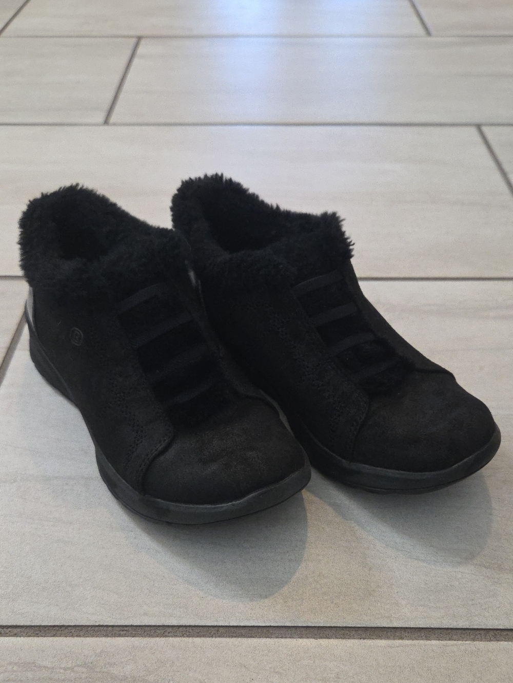 Bzees Women's Black Faux-Fur Slip-On Sneakers Size 7